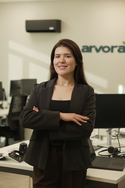 Assessora da Arvora em atendimento especializado